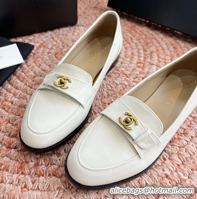 Feminine Chanel Vintage CC Turnlock Logo White Leather Loafers 6051612