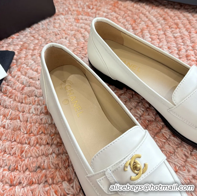 Feminine Chanel Vintage CC Turnlock Logo White Leather Loafers 6051612