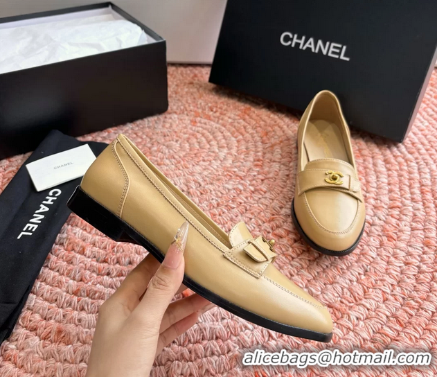 Sophisticated Chanel Vintage CC Turnlock Logo Beige Leather Loafers 6051612