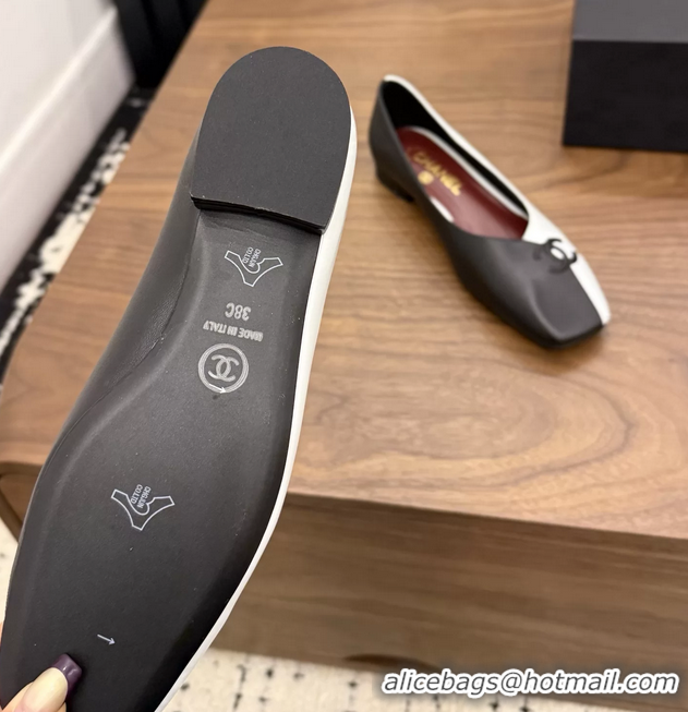 Luxurious Chanel CC Logo Black White Leather Ballet Flats 6051805