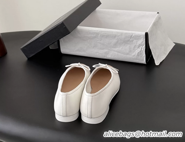 Comfortable Chanel CC Logo Bowknot White Leather Ballet Flats 6051808