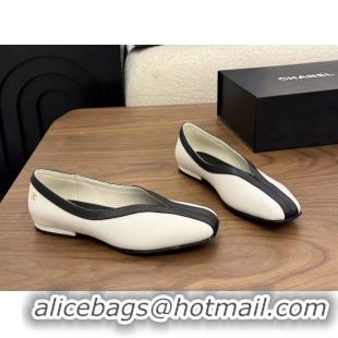 AAAAA Chanel White Calfskin Leather Flat Shoes 6051909