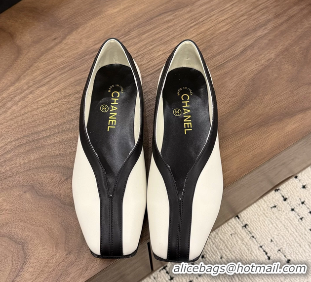 AAAAA Chanel White Calfskin Leather Flat Shoes 6051909