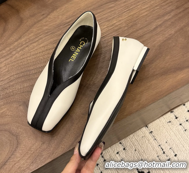 AAAAA Chanel White Calfskin Leather Flat Shoes 6051909