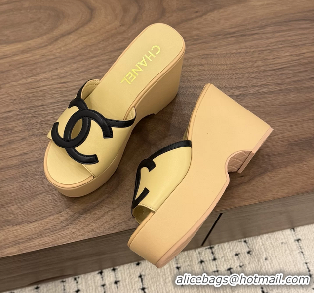 Best Product Chanel CC Logo Beige Leather Platform Mules Sandals 6052103