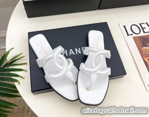 Top Grade Chanel Large CC Logo White Leather Flat Thong Sandals 6052106