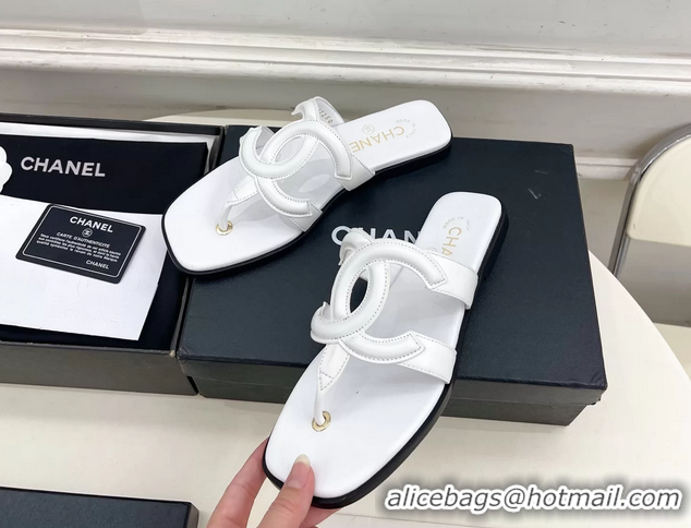 Top Grade Chanel Large CC Logo White Leather Flat Thong Sandals 6052106