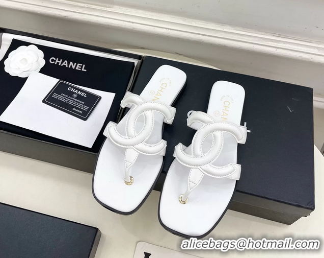 Top Grade Chanel Large CC Logo White Leather Flat Thong Sandals 6052106