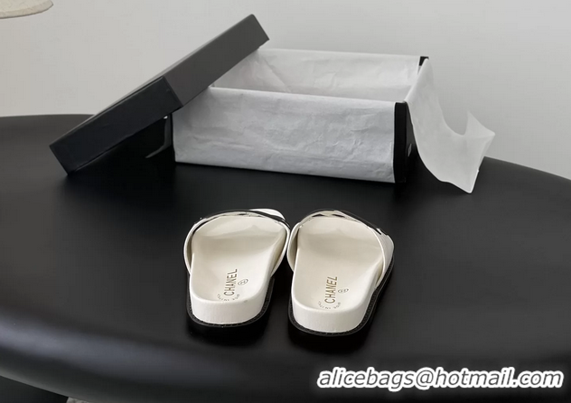 Stylish Chanel CC Logo White Leather Flat Slides Sandals 6052108