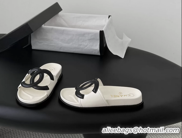 Stylish Chanel CC Logo White Leather Flat Slides Sandals 6052108