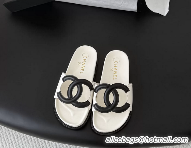 Stylish Chanel CC Logo White Leather Flat Slides Sandals 6052108