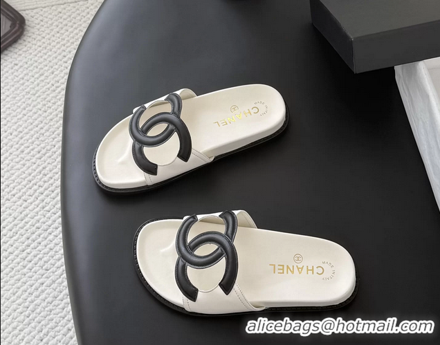 Stylish Chanel CC Logo White Leather Flat Slides Sandals 6052108