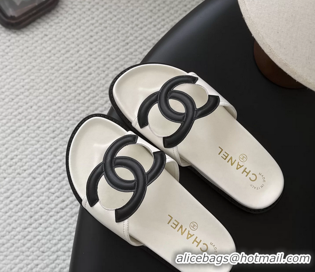 Stylish Chanel CC Logo White Leather Flat Slides Sandals 6052108