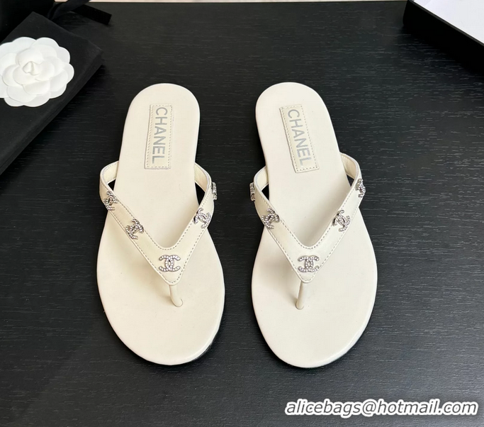 Fashion Chanel CC Logo White Leather Flat Thong Sandals 6052207