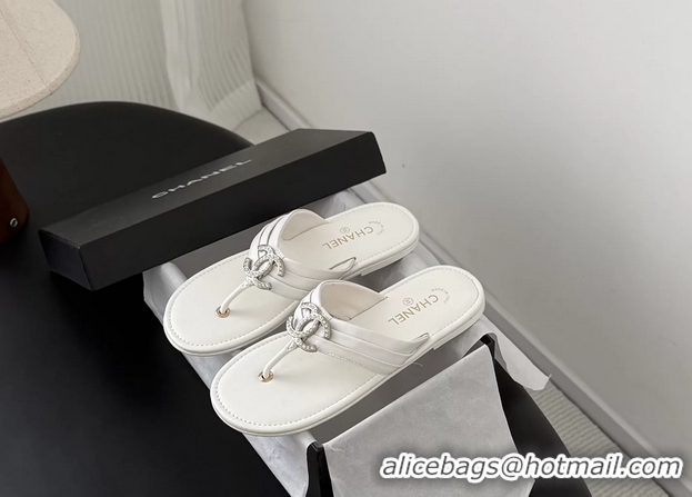 Good Taste Chanel CC Logo White Leather Flat Thong Sandals 6052403