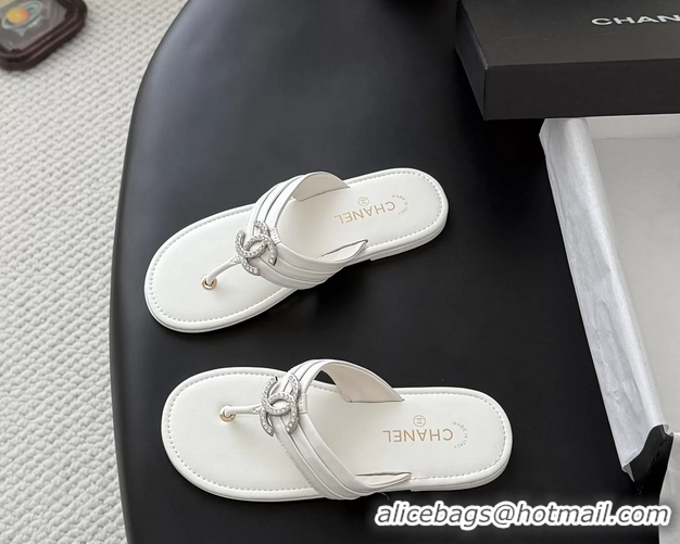 Good Taste Chanel CC Logo White Leather Flat Thong Sandals 6052403