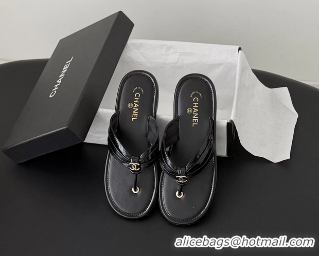 Comfortable Chanel CC Logo Black Leather Flat Thong Sandals 6052403