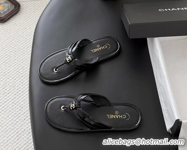 Comfortable Chanel CC Logo Black Leather Flat Thong Sandals 6052403
