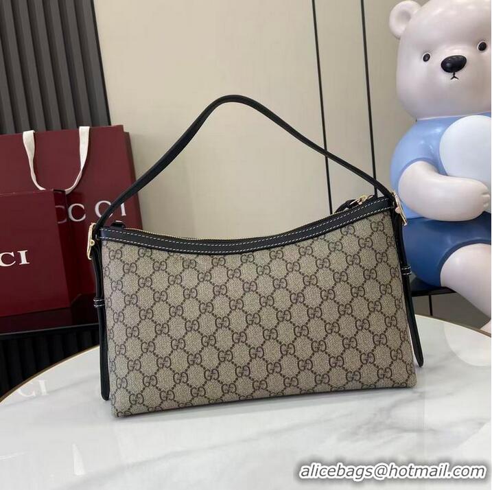 Pretty Style Gucci GG Emblem Canvas Medium Shoulder Bag 847449 Black 2026