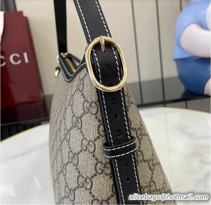 Pretty Style Gucci GG Emblem Canvas Medium Shoulder Bag 847449 Black 2026