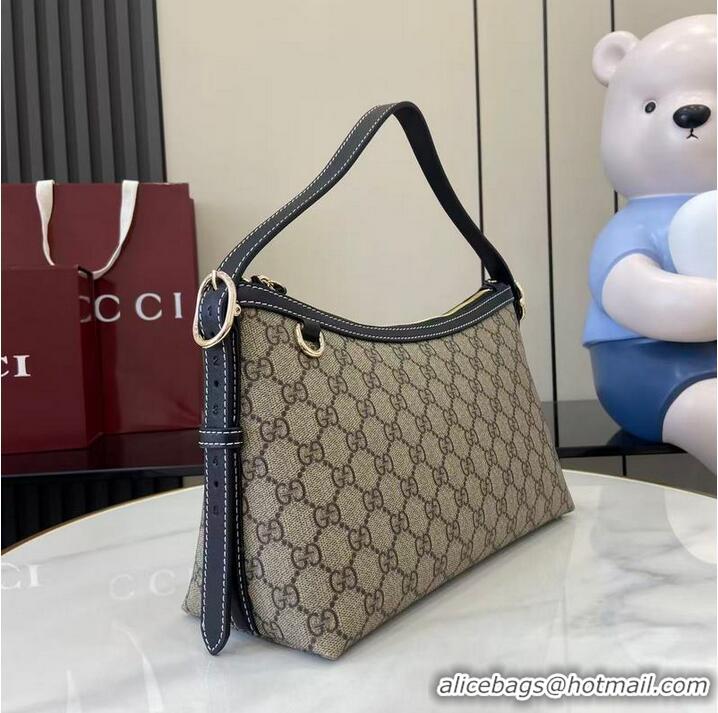 Pretty Style Gucci GG Emblem Canvas Medium Shoulder Bag 847449 Black 2026