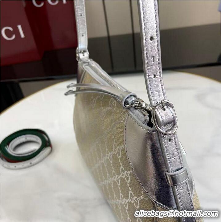 Free Shipping Gucci GG Canvas Emblem Small Shoulder bag 815218 Beige/Silver 2026