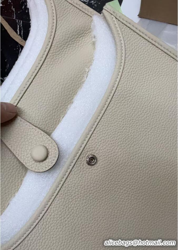 Sumptuous Hermes Togo Leather Evelyne III PM Bag H091401 creamy