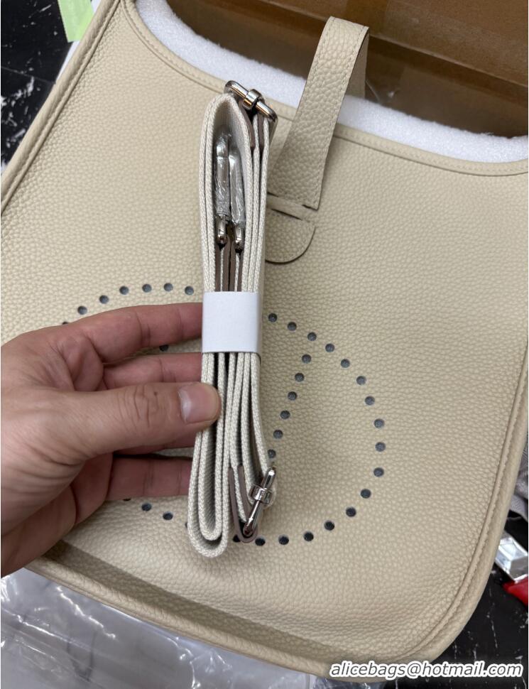 Sumptuous Hermes Togo Leather Evelyne III PM Bag H091401 creamy
