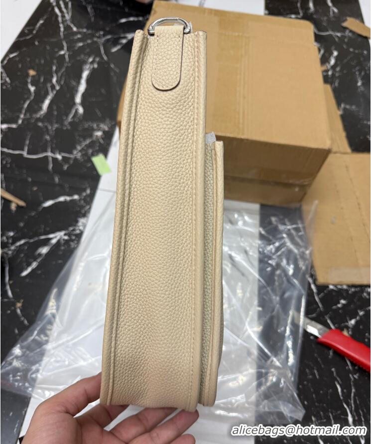 Sumptuous Hermes Togo Leather Evelyne III PM Bag H091401 creamy