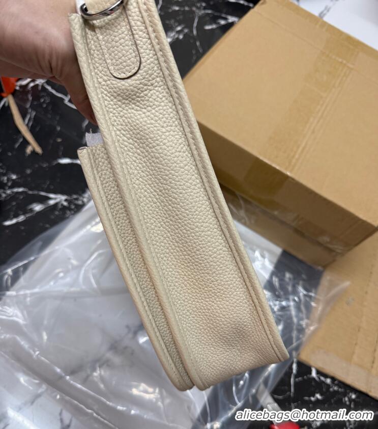 Sumptuous Hermes Togo Leather Evelyne III PM Bag H091401 creamy