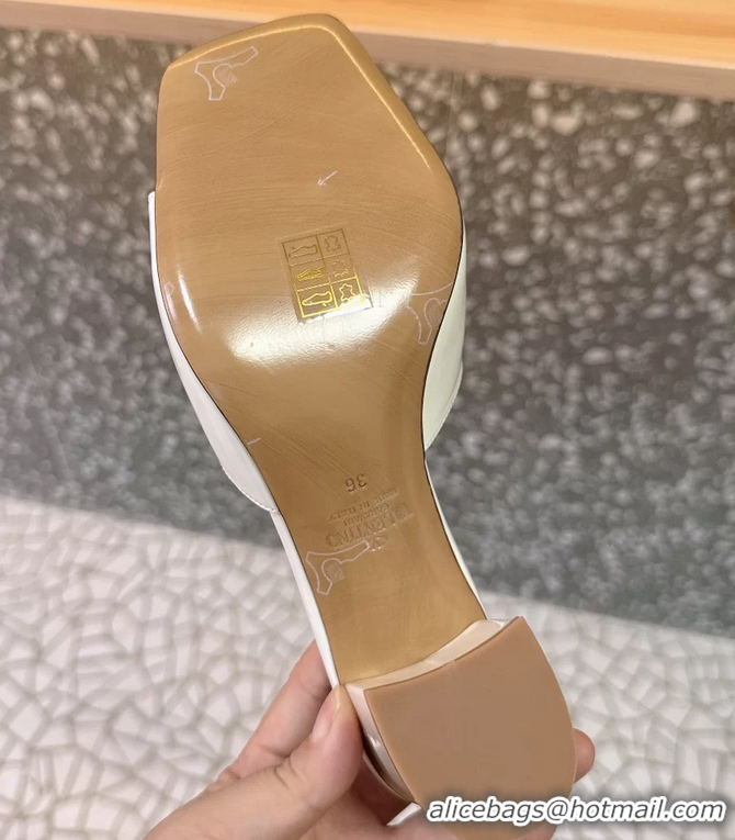 Pretty Style Valentino Vlogo Patent Leather Heeled Slides Sandals White 6060905