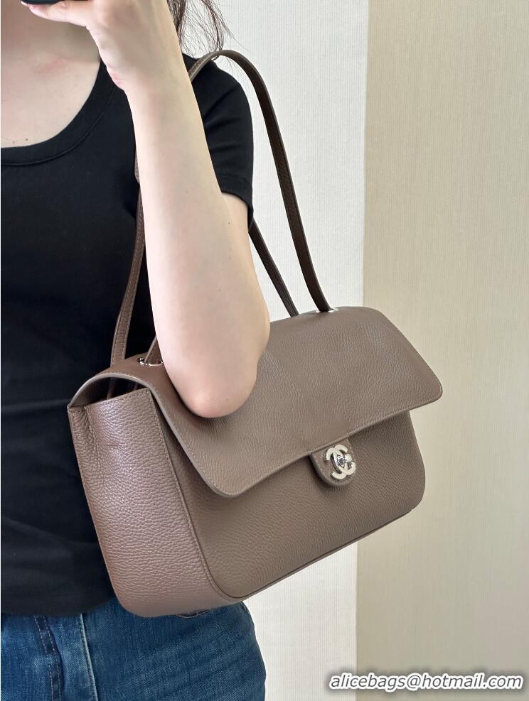 Top Quality Chanel Maxi Flap Bag Grained Calfskin AS6231 Light Brown/Silver 2026