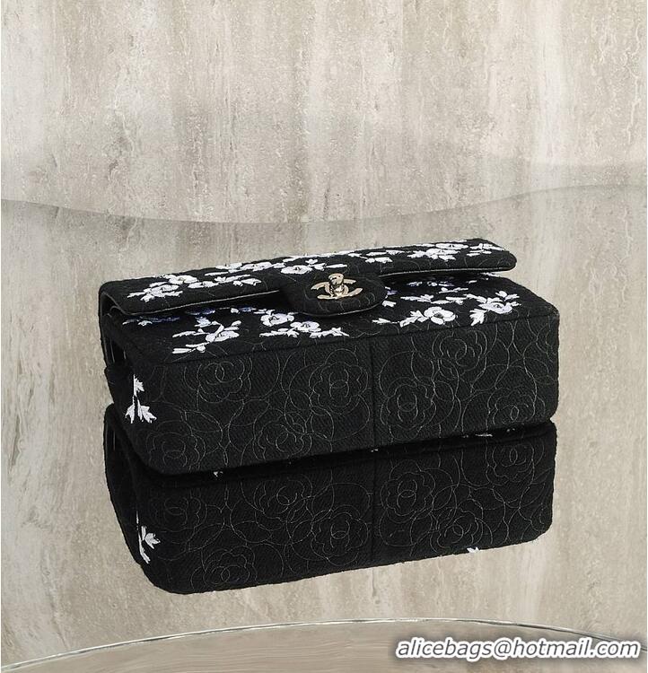 Discount Design Chanel Flap Bag With Floral Embroidery AS5168 Black/White 2026