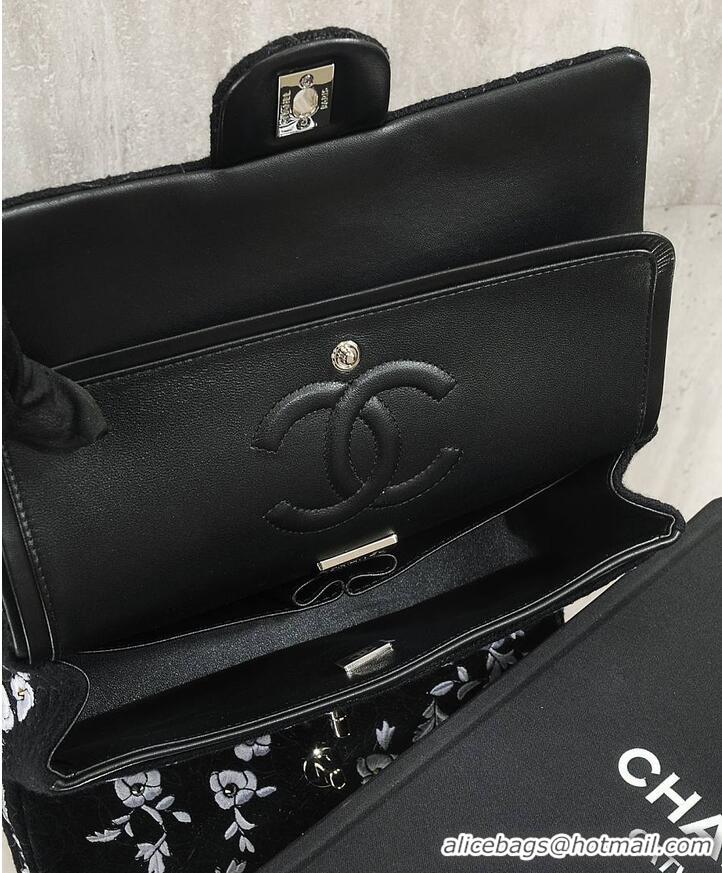 Discount Design Chanel Flap Bag With Floral Embroidery AS5168 Black/White 2026