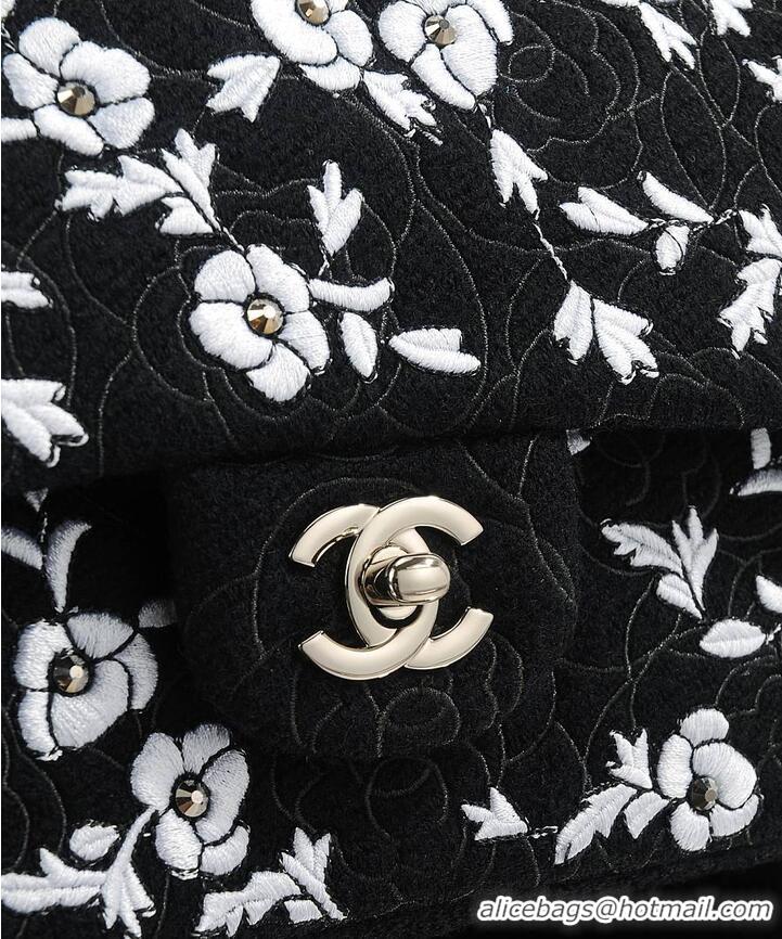 Discount Design Chanel Flap Bag With Floral Embroidery AS5168 Black/White 2026