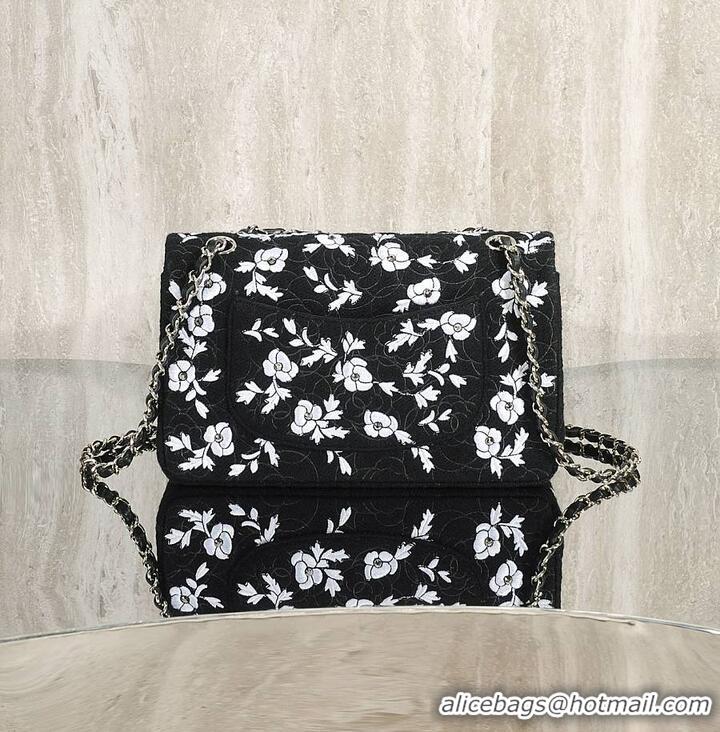 Discount Design Chanel Flap Bag With Floral Embroidery AS5168 Black/White 2026