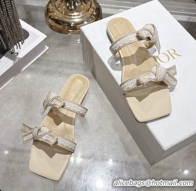 Pretty Style Dior Jadior Flat Sandals with Straps Light Beige Embroidered Cotton and Lambskin Leather 6063005