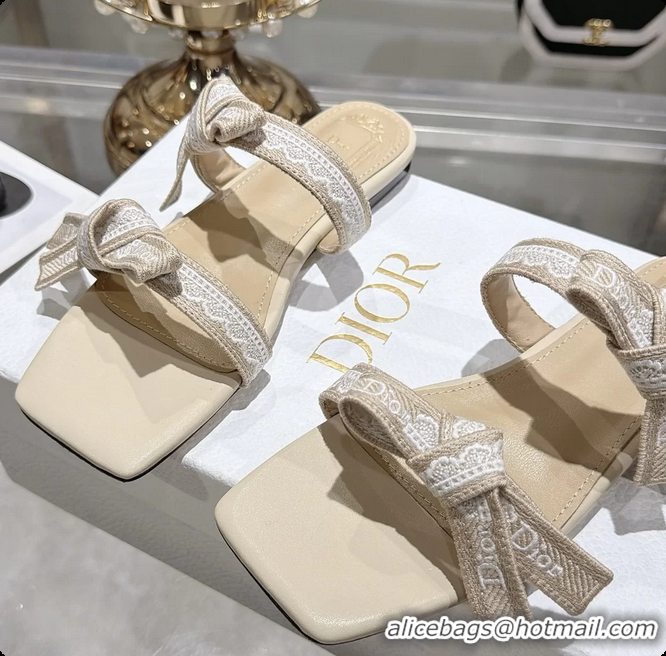 Pretty Style Dior Jadior Flat Sandals with Straps Light Beige Embroidered Cotton and Lambskin Leather 6063005