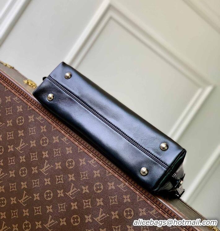Market Sells Louis Vuitton Carryall East West Sheepskin Handbag M28160