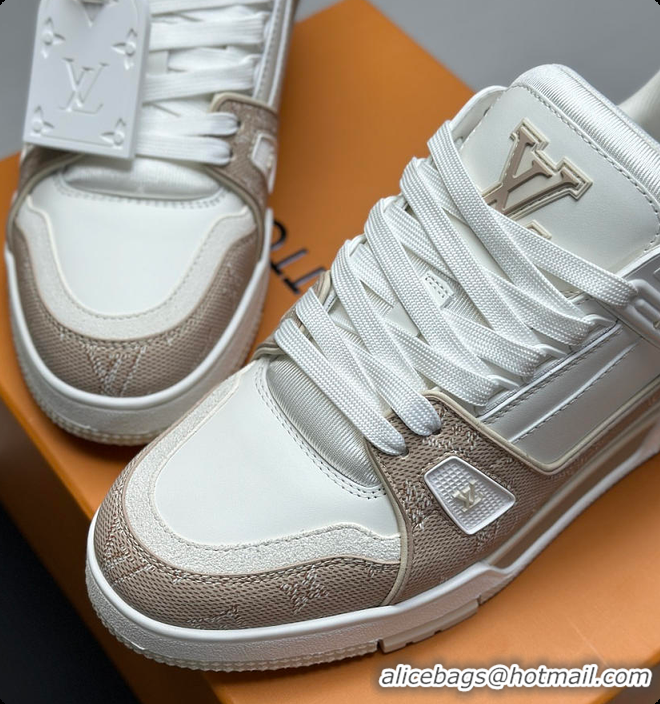 Classic Louis Vuitton LV Trainer sneaker in Monogram grained calf leather Beige 6070702