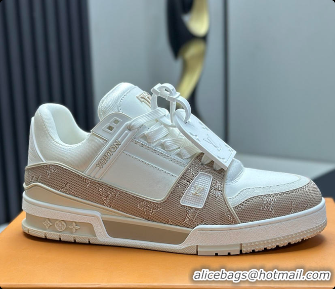 Classic Louis Vuitton LV Trainer sneaker in Monogram grained calf leather Beige 6070702