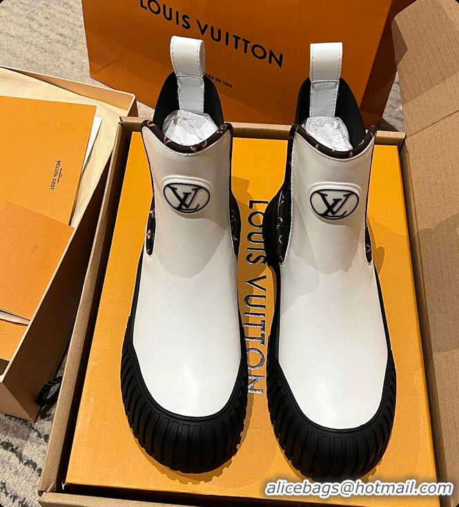 Pretty Style Louis Vuitton LV Logo Boots Leather White  6070912