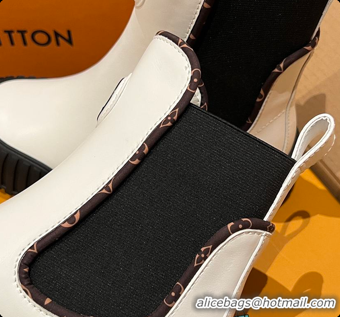 Pretty Style Louis Vuitton LV Logo Boots Leather White  6070912