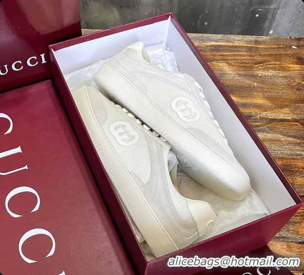 Sophisticated Gucci Interlocking GG Sneakers White Suede 60701508