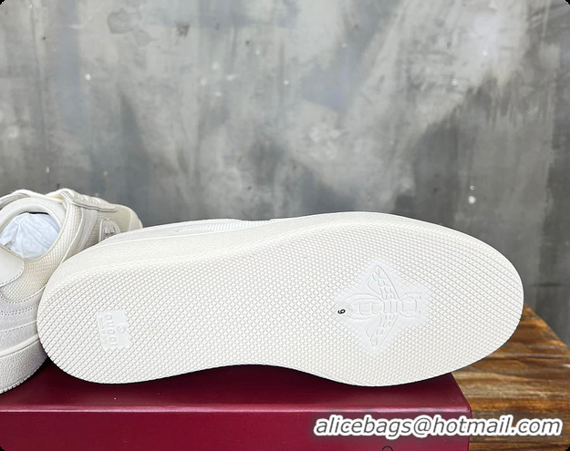 Sophisticated Gucci Interlocking GG Sneakers White Suede 60701508