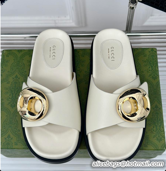 Duplicate Gucci Marina Chain Slide Sandals in White 60701510