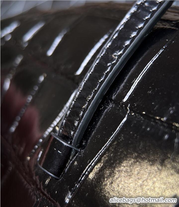 Top Quality Chanel Metiers D'art  Clutch with Leather Strap Crocodile Embossed Calfskin & Gold-Tone Metal CH59910 Black 