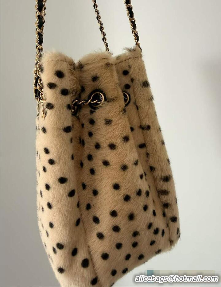 Best Price Chanel Metiers D'art Bucket Bag with Chain Lambskin and gold-plated metal CH5908 Light beige/black 2026