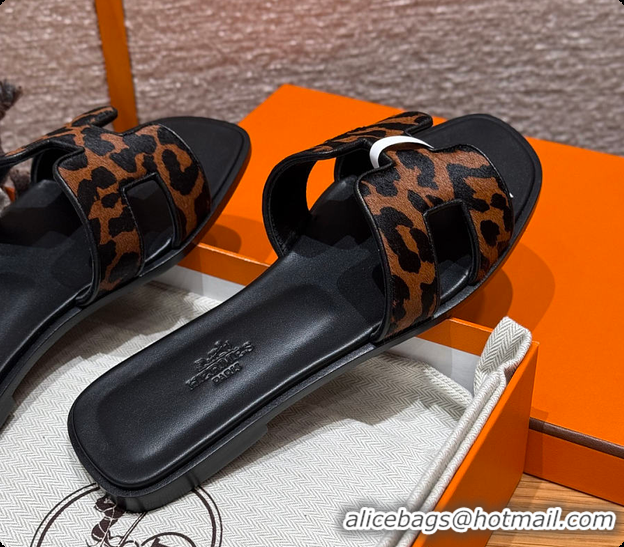Luxurious Hermes Oran sandal Gold / Black 60702301
