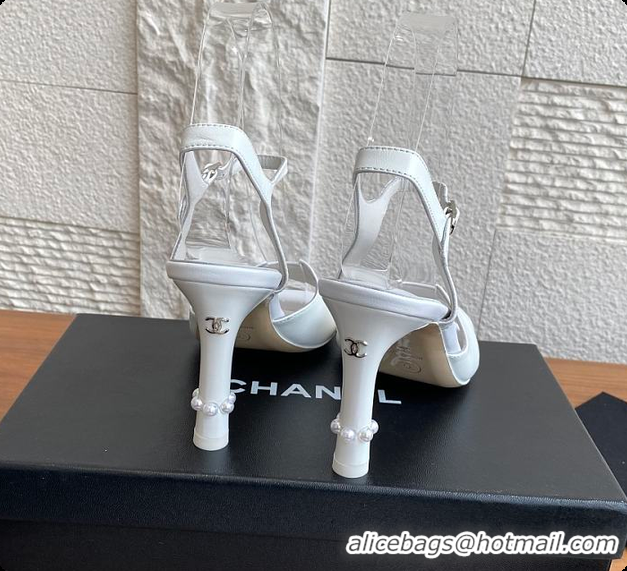 Purchase Chanel 25 Métiers d’art Sandals/Heels Lambskin White 60702504